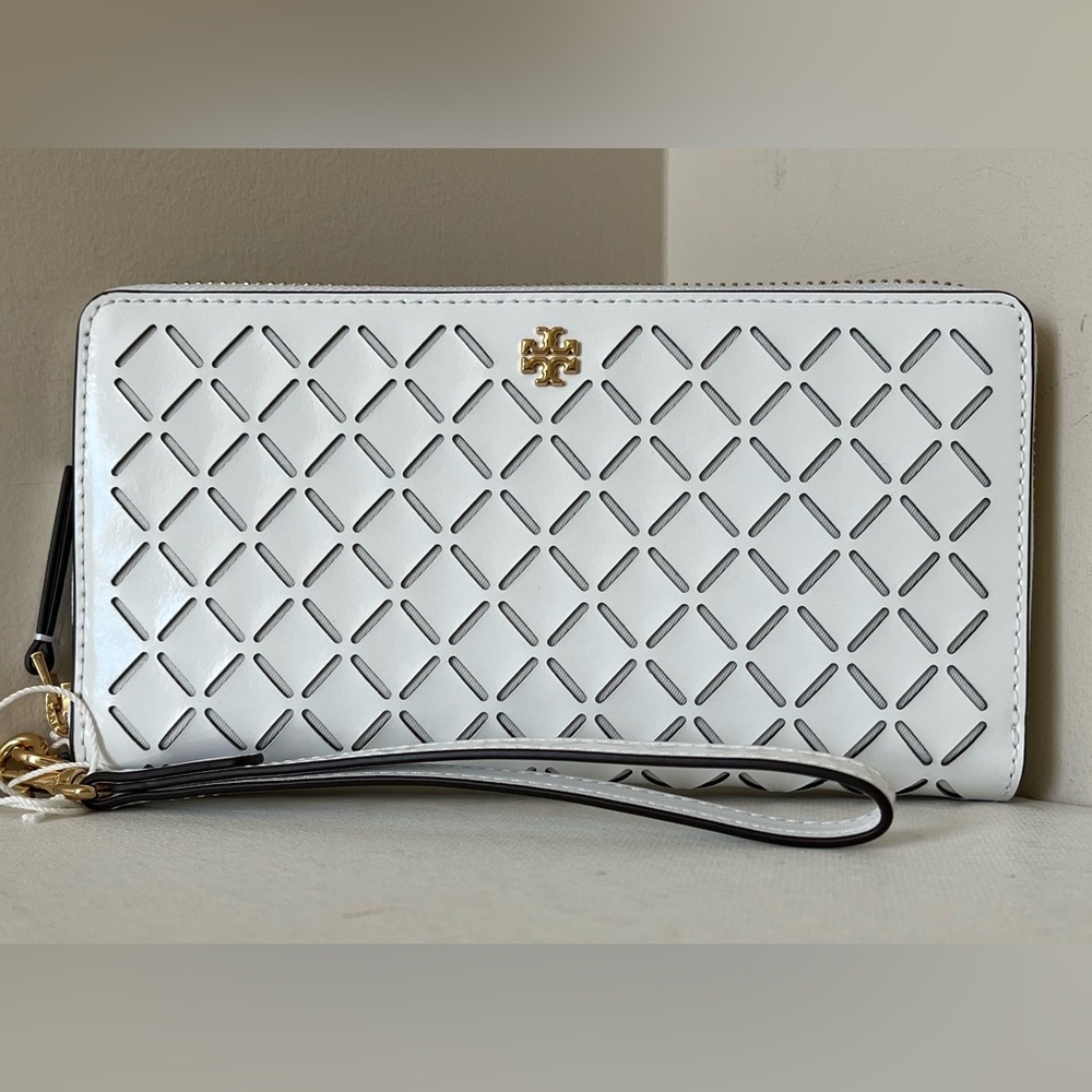 New Tory Burch Emerson Perforated Patent Leather Continental Wallet &Card Holder